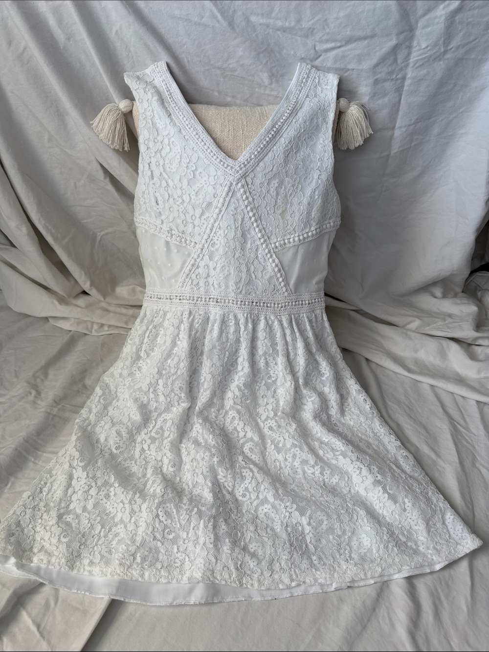 miami White Lace V-Neck Mini Dress